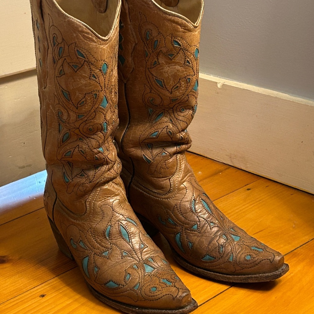 Corral Cowgirl Western Heeled Boots with Teal Inlay
